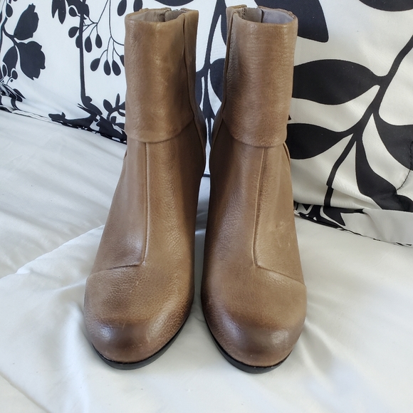 Vince Camuto Hadley Ankel Boots - Picture 2 of 4
